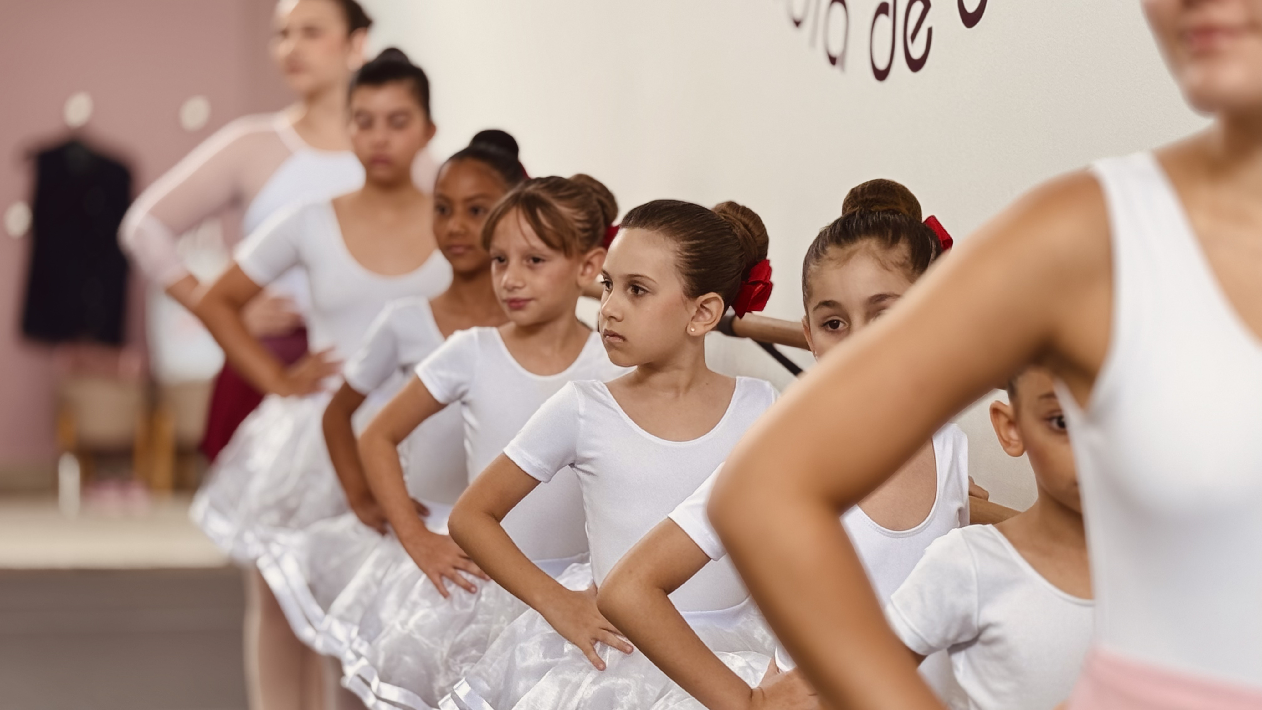 Ambiente e aulas da escola Entrepassos